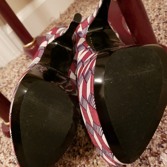 NWOT Platform Checkered Stilletos - Picture 6 of 8